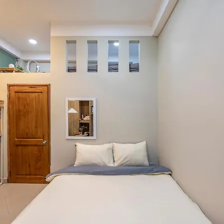 Urban Stay Saigon - Service Studio-3